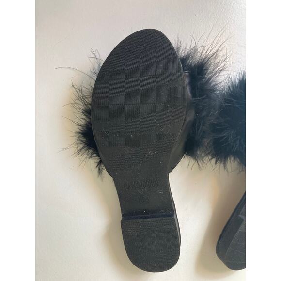 Cape Robbin feather slides - Picture 4 of 13